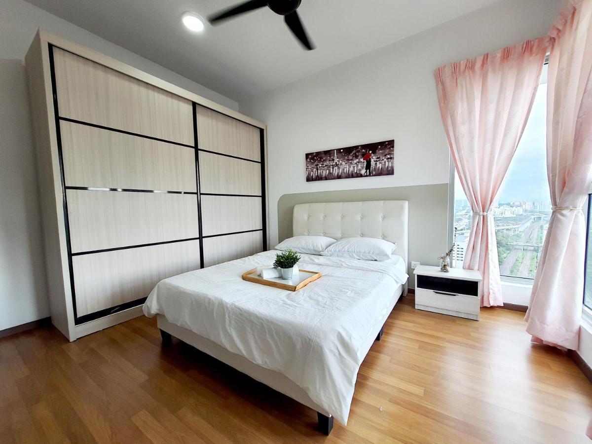 Ferienwohnung Residensi Flora Seri Kembangan Exterior foto